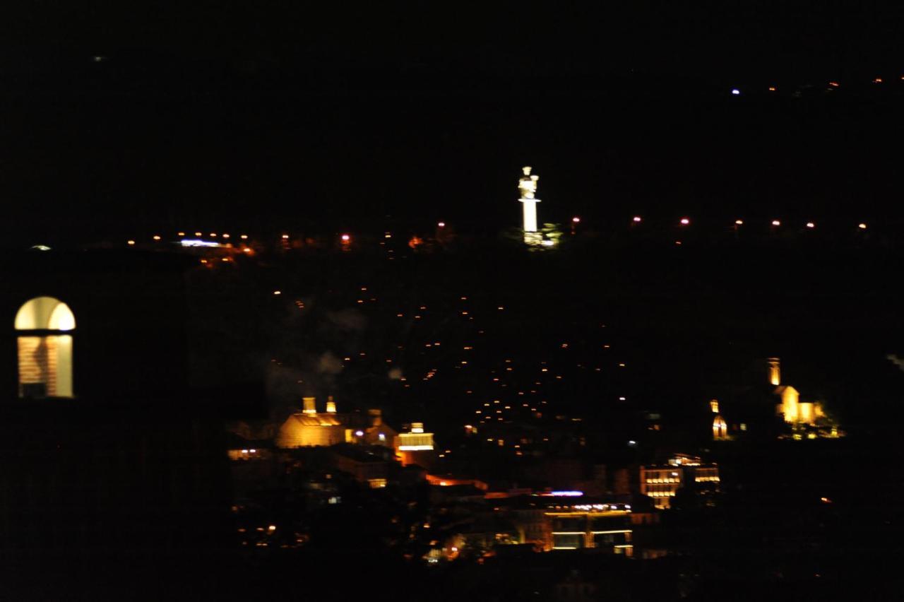 Hotelds Tiflis Dış mekan fotoğraf